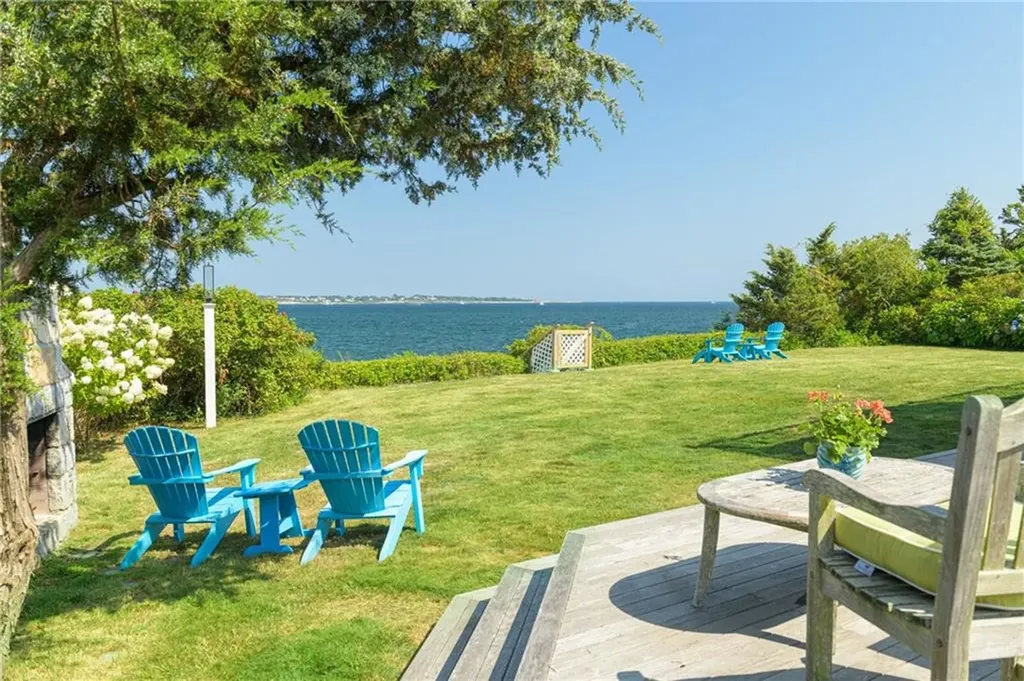 4 Hull Cove Street Jamestown RI 02835