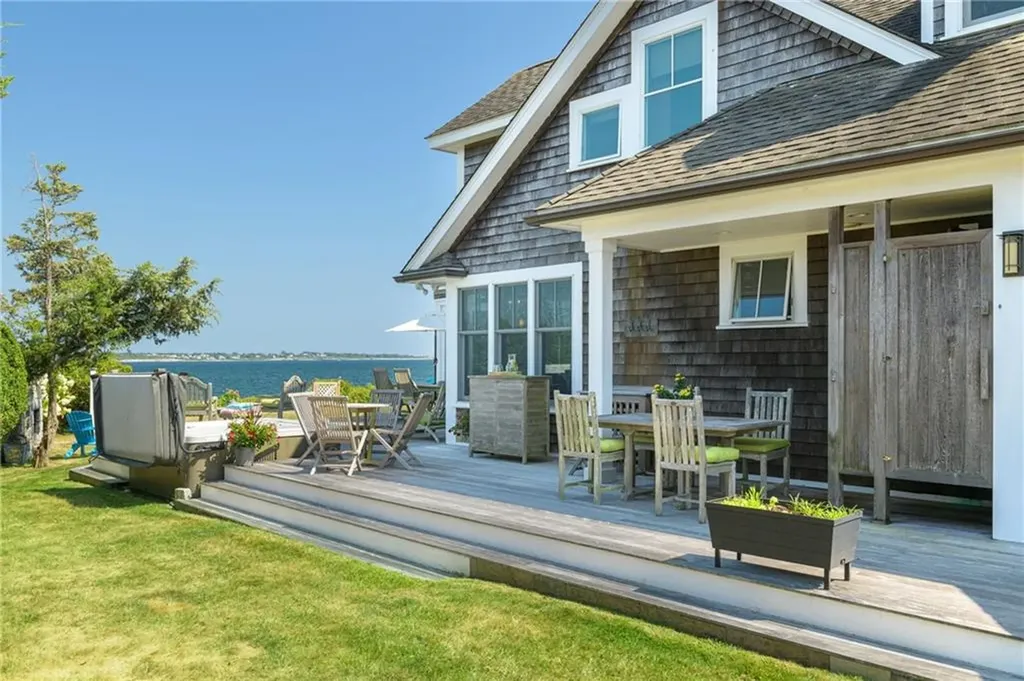 4 Hull Cove Street Jamestown RI 02835