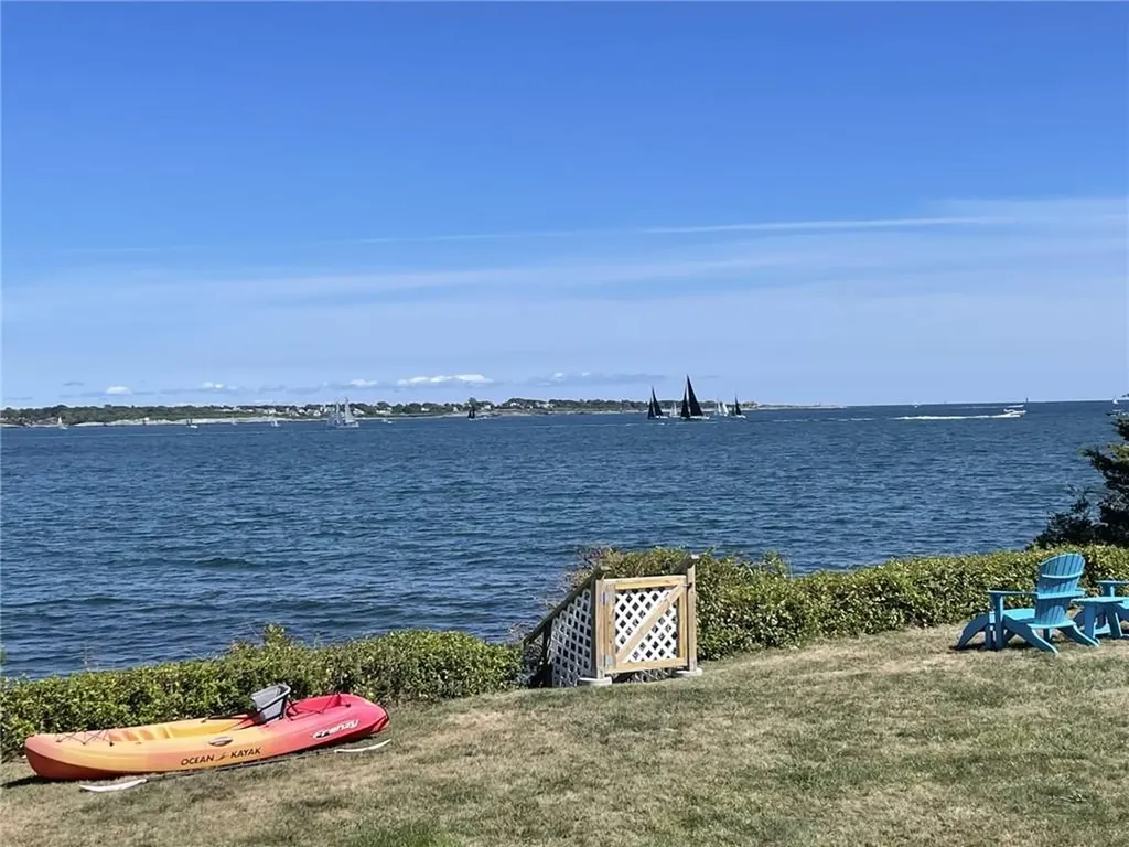 4 Hull Cove Street Jamestown RI 02835