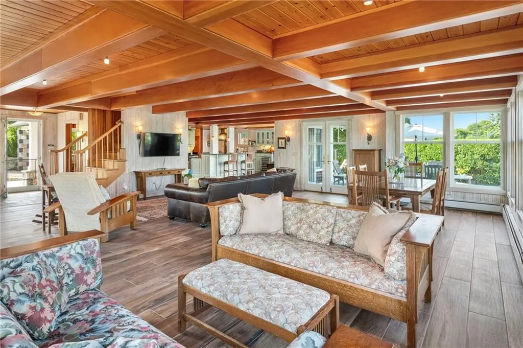 4 Hull Cove Street Jamestown RI 02835