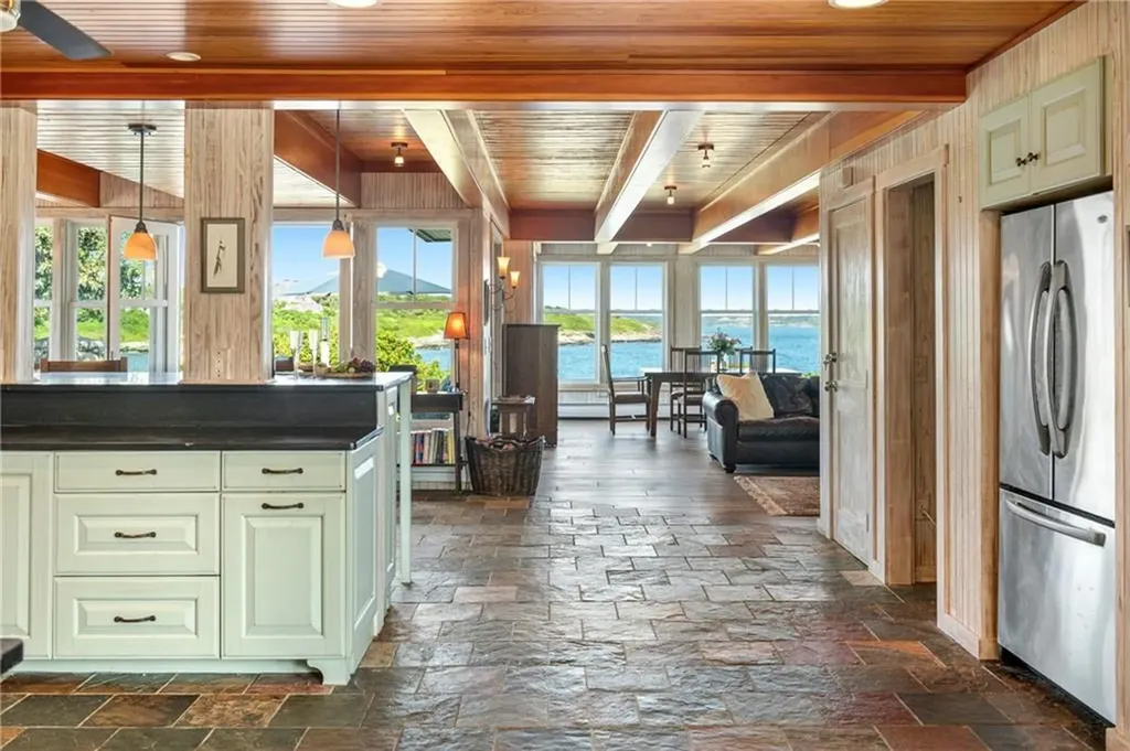 4 Hull Cove Street Jamestown RI 02835