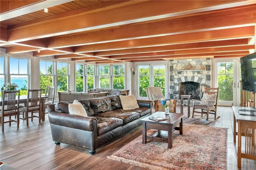 4 Hull Cove Street Jamestown RI 02835