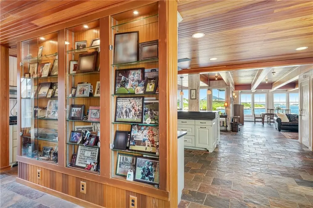 4 Hull Cove Street Jamestown RI 02835