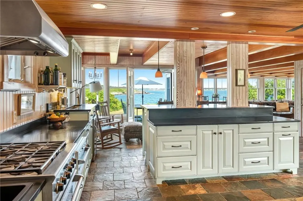 4 Hull Cove Street Jamestown RI 02835