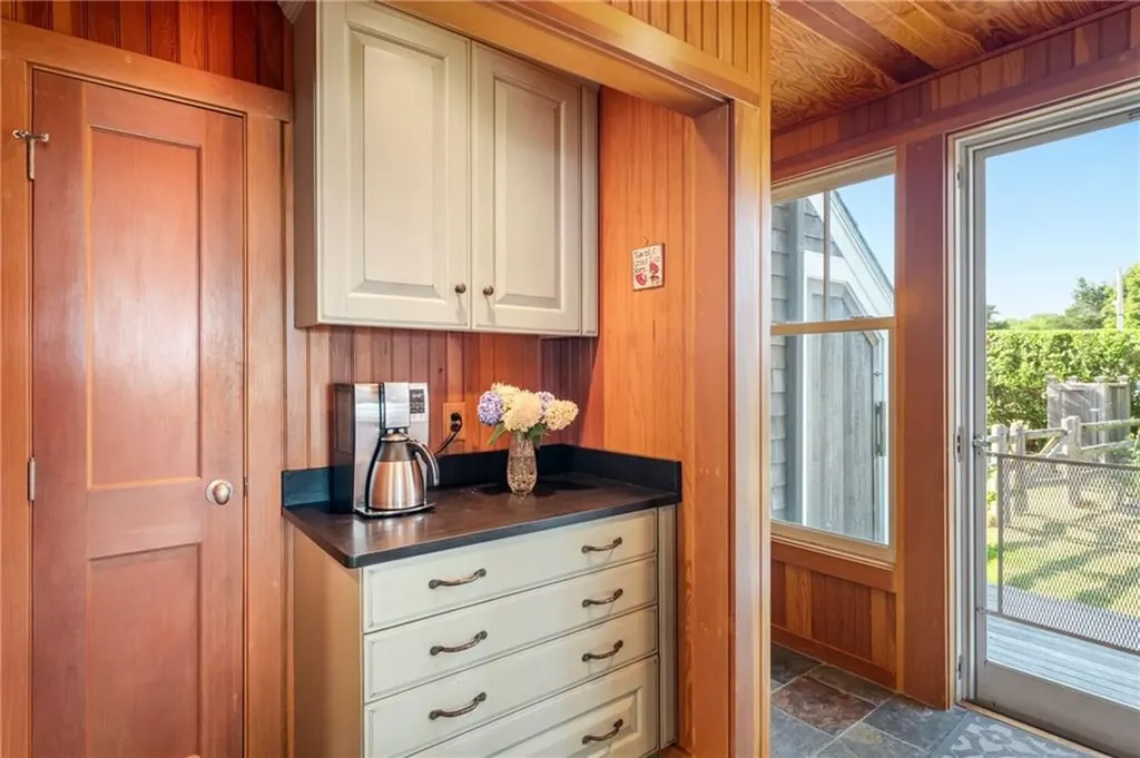 4 Hull Cove Street Jamestown RI 02835