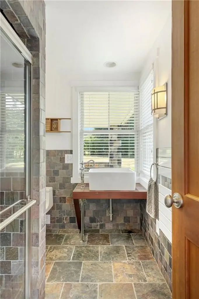 4 Hull Cove Street Jamestown RI 02835