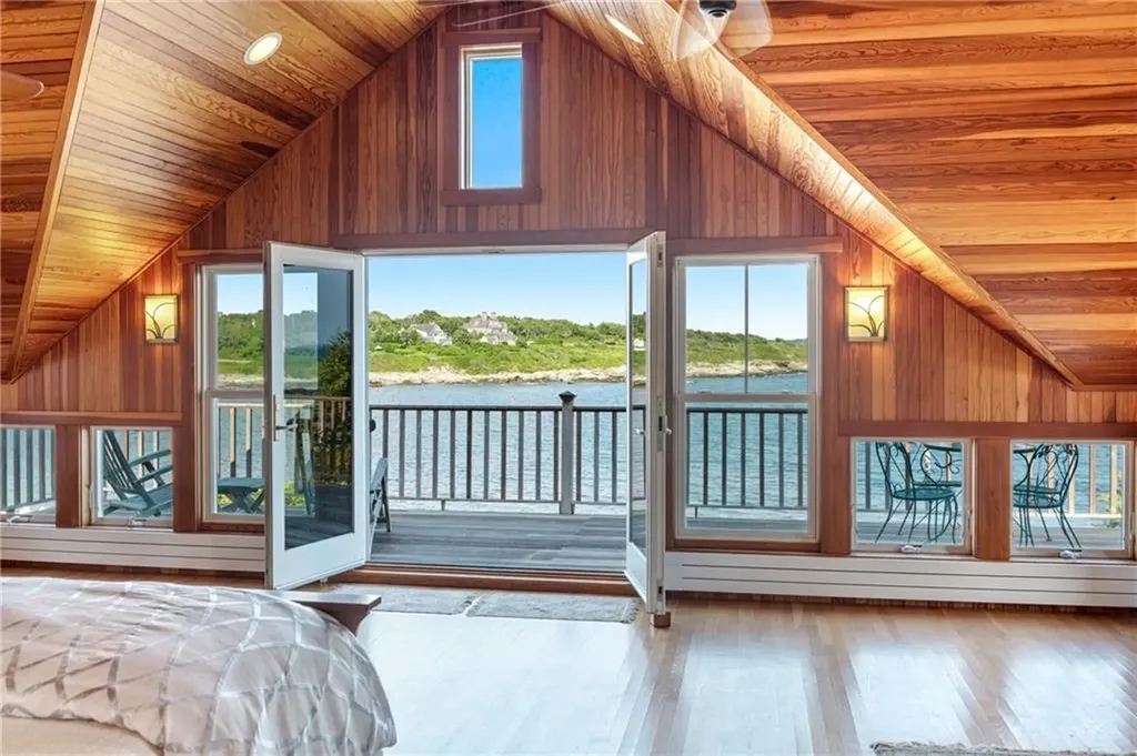 4 Hull Cove Street Jamestown RI 02835