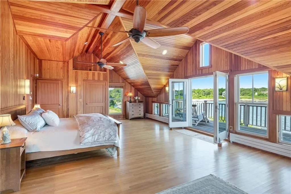 4 Hull Cove Street Jamestown RI 02835