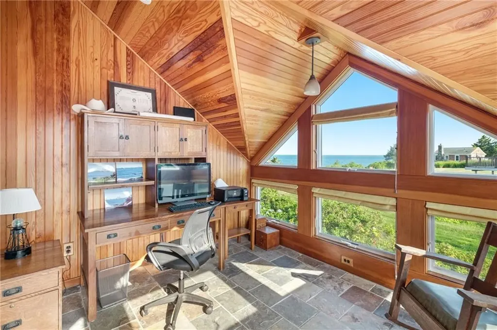 4 Hull Cove Street Jamestown RI 02835