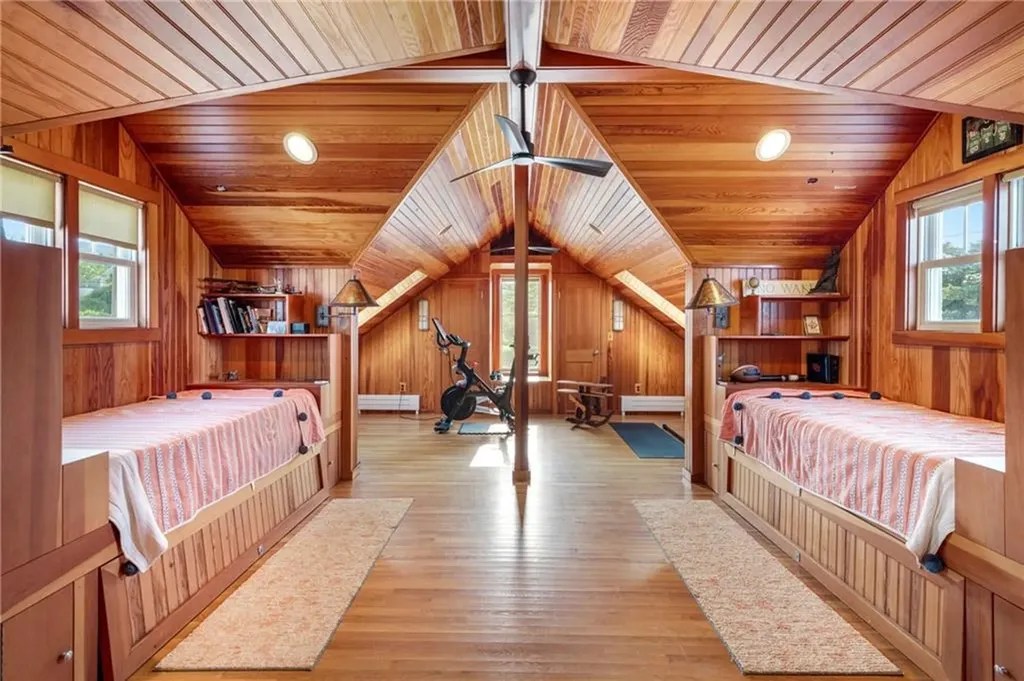 4 Hull Cove Street Jamestown RI 02835