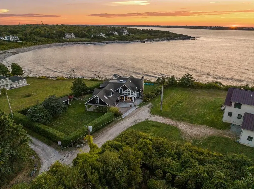 4 Hull Cove Street Jamestown RI 02835