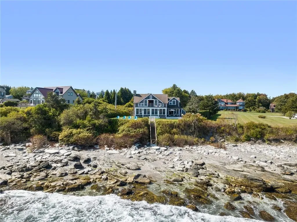 4 Hull Cove Street Jamestown RI 02835