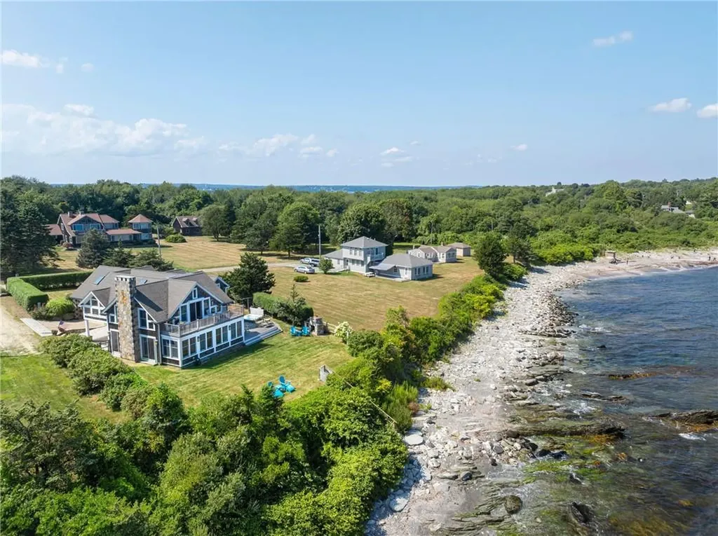 4 Hull Cove Street Jamestown RI 02835