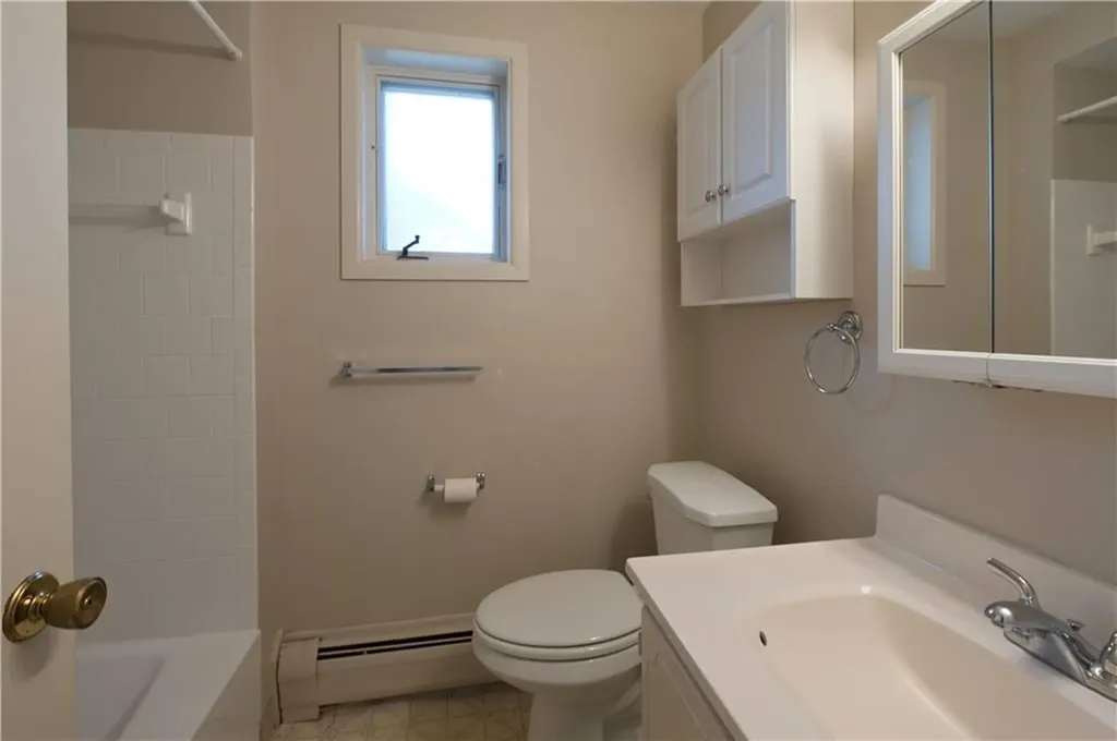 1 A Hanley Farm Road Warren RI 02885