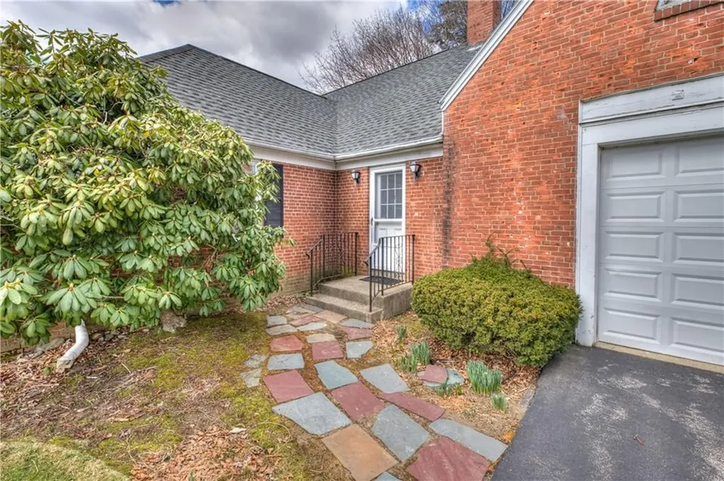 1 A Hanley Farm Road Warren RI 02885