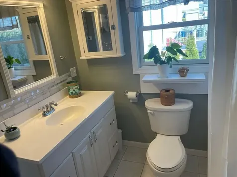 4 #2&3 Bayview Avenue Bristol RI 02809