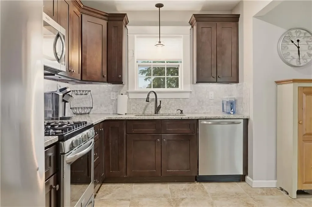287 Parkside Drive Warwick RI 02888