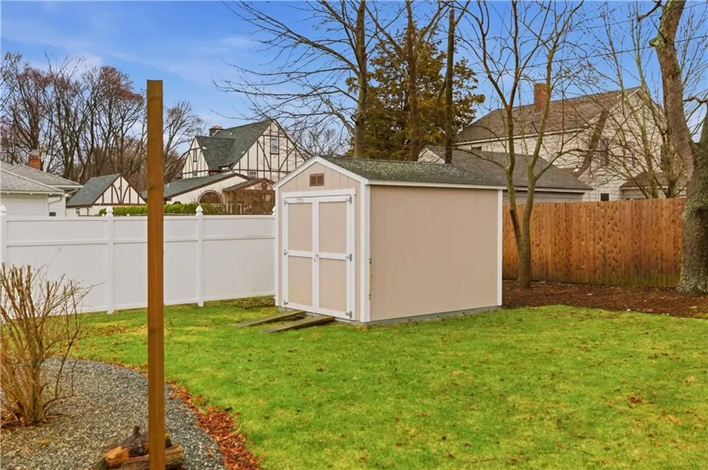 287 Parkside Drive Warwick RI 02888