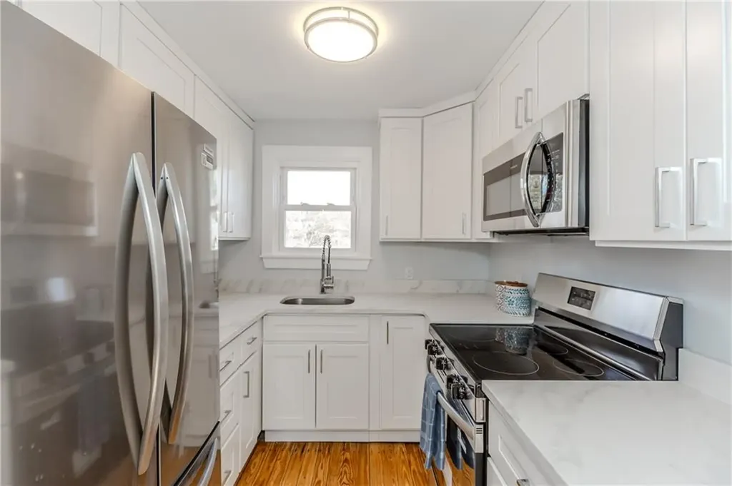 13 Earl Street West Warwick RI 02893