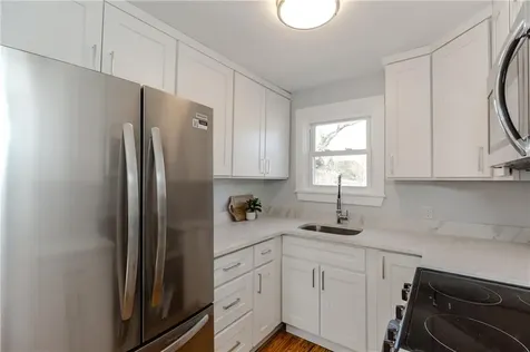 13 Earl Street West Warwick RI 02893