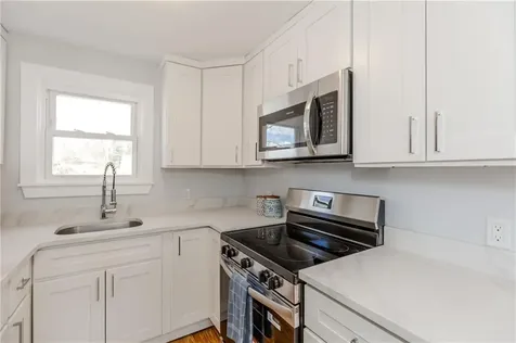 13 Earl Street West Warwick RI 02893