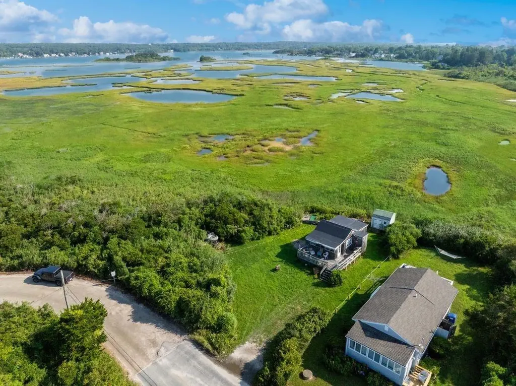 853 W Beach Road Charlestown RI 02813