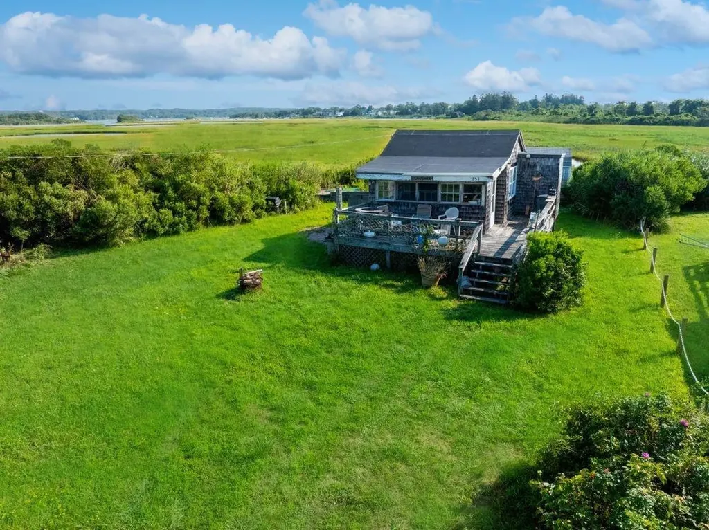 853 W Beach Road Charlestown RI 02813