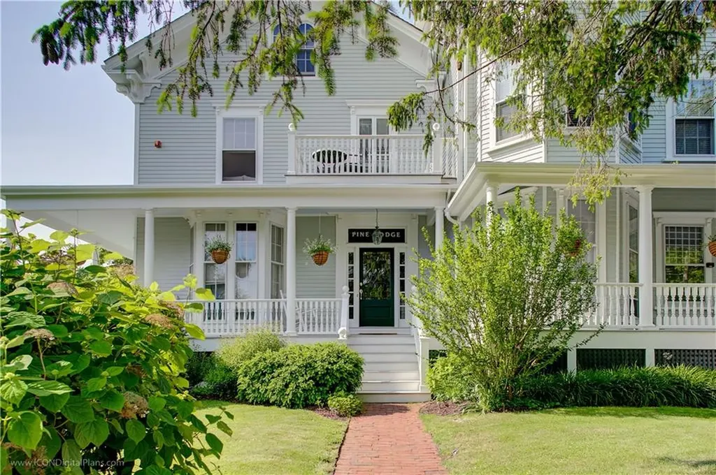 32 Catherine Street Newport RI 02840