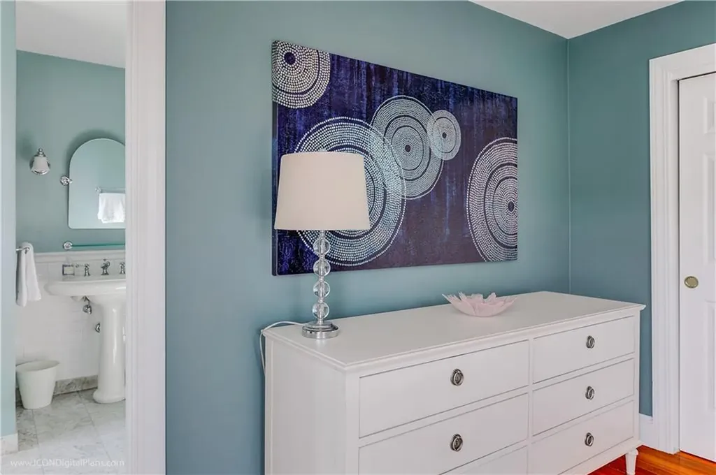 32 Catherine Street Newport RI 02840