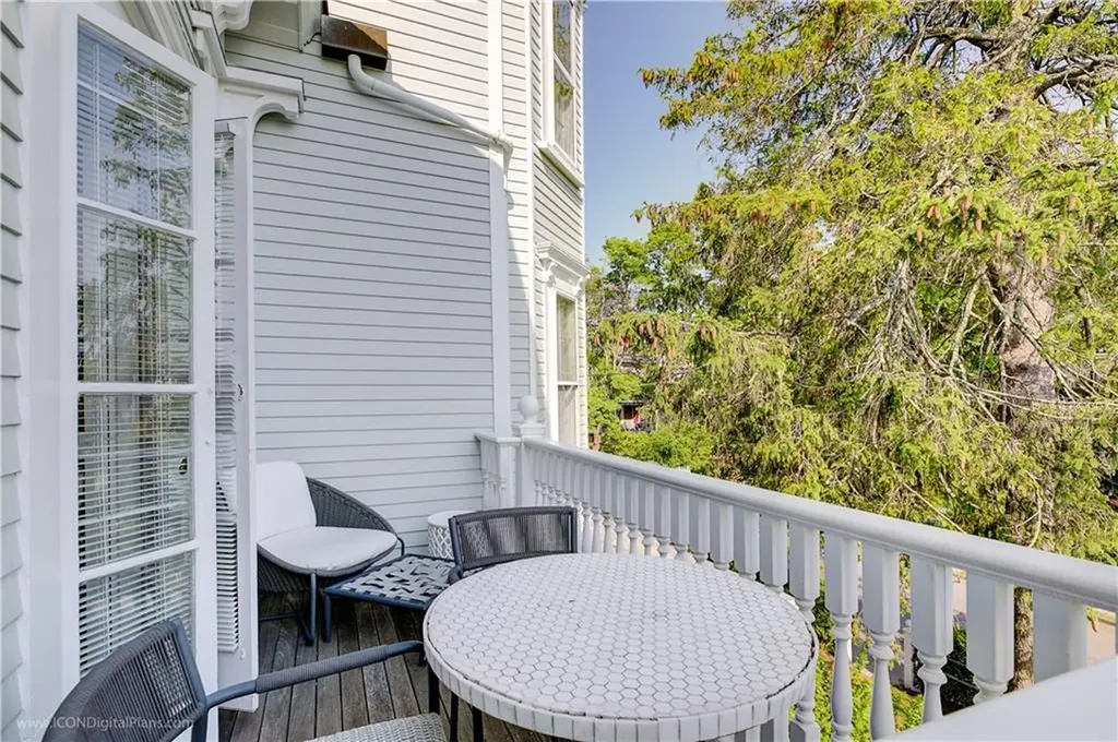 32 Catherine Street Newport RI 02840