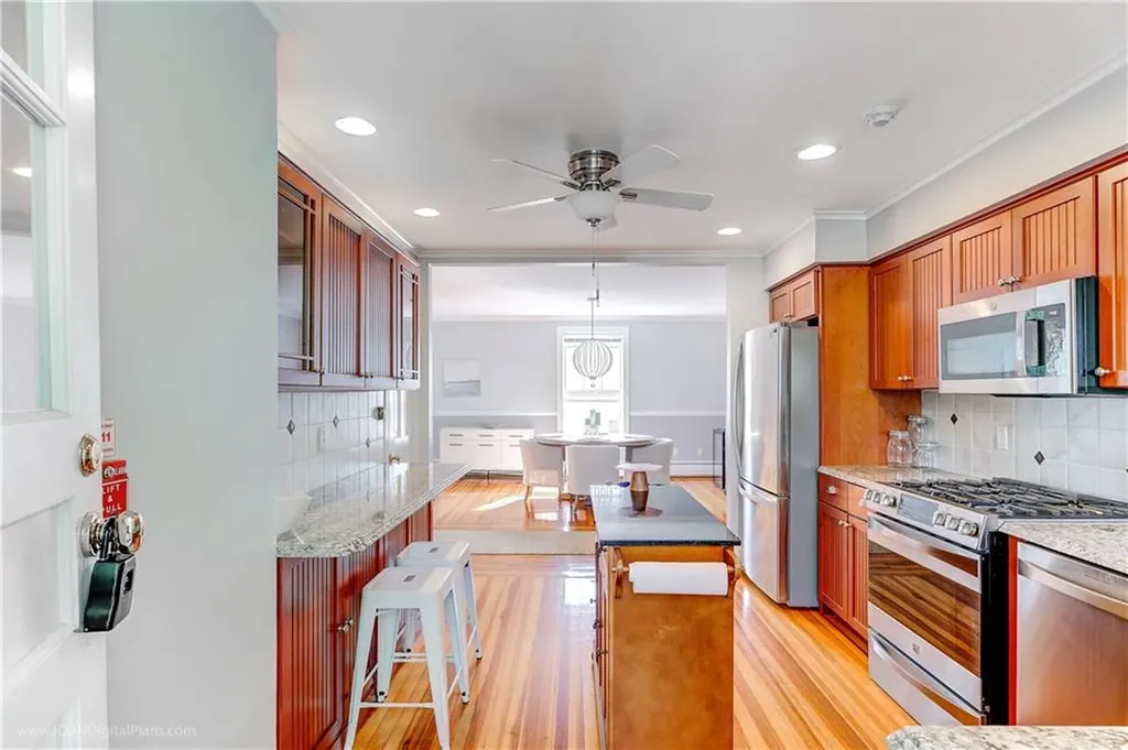 32 Catherine Street Newport RI 02840