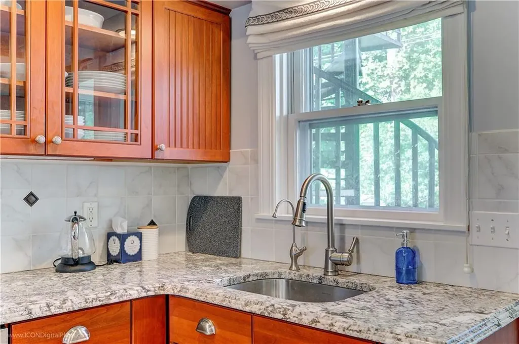 32 Catherine Street Newport RI 02840