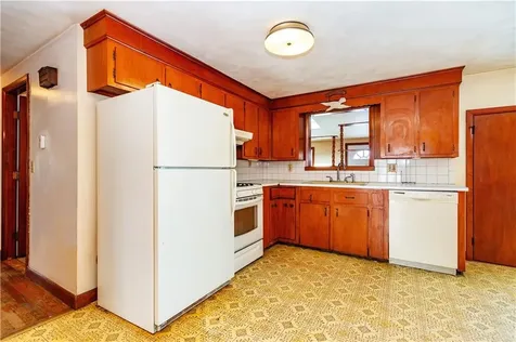 586 Child Street Warren RI 02885