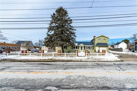 586 Child Street Warren RI 02885