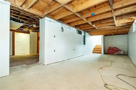 586 Child Street Warren RI 02885