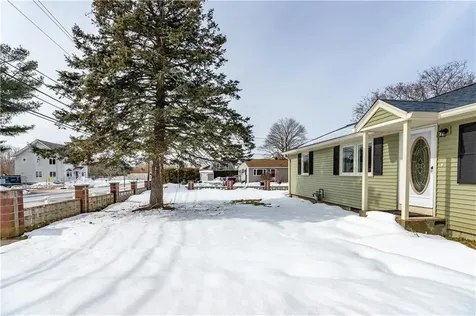586 Child Street Warren RI 02885