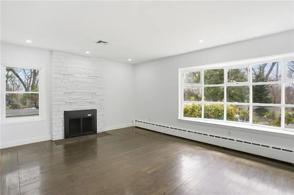 109 Cobble Hill Road Lincoln RI 02865