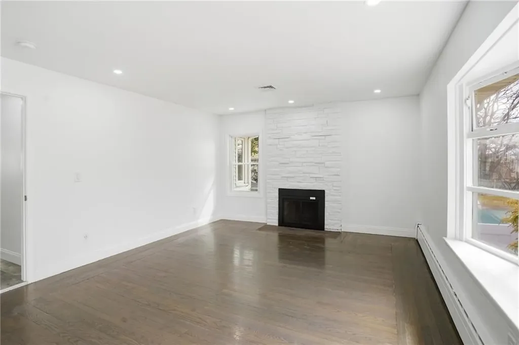 109 Cobble Hill Road Lincoln RI 02865