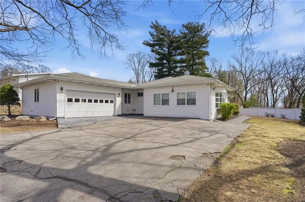 109 Cobble Hill Road Lincoln RI 02865