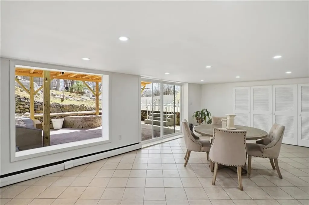 109 Cobble Hill Road Lincoln RI 02865