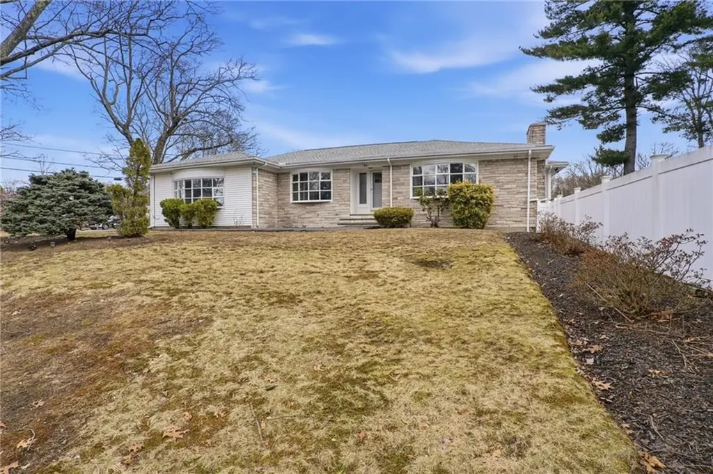 109 Cobble Hill Road Lincoln RI 02865