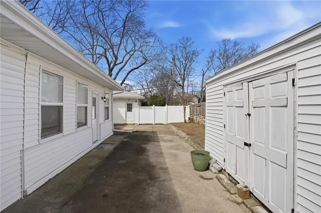 109 Cobble Hill Road Lincoln RI 02865