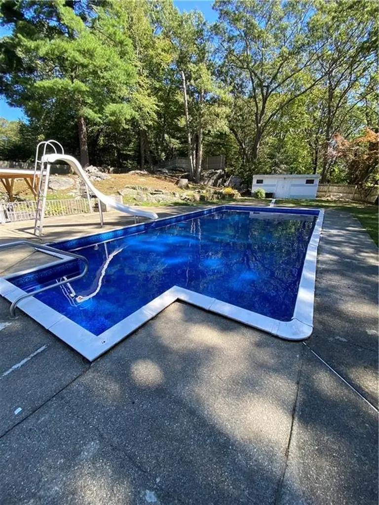 109 Cobble Hill Road Lincoln RI 02865