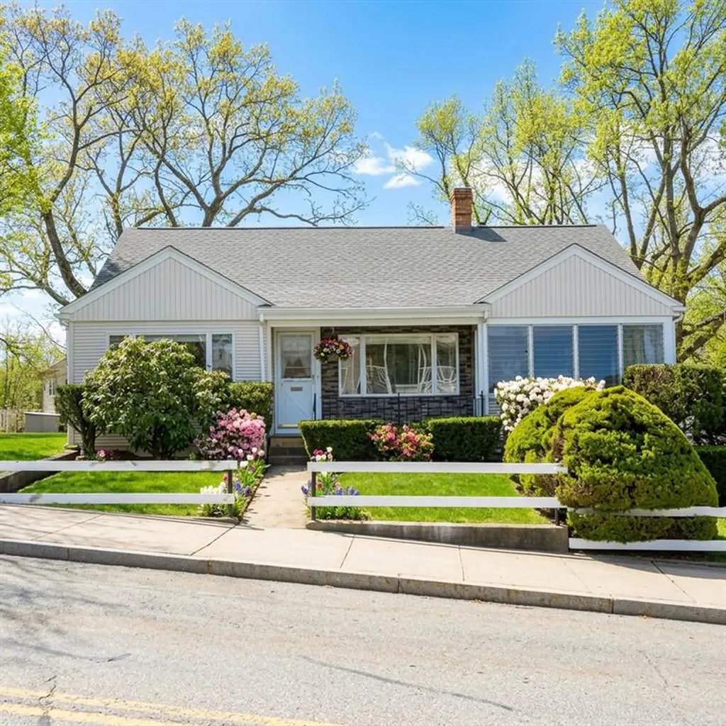 479 Logee Street Woonsocket RI 02895