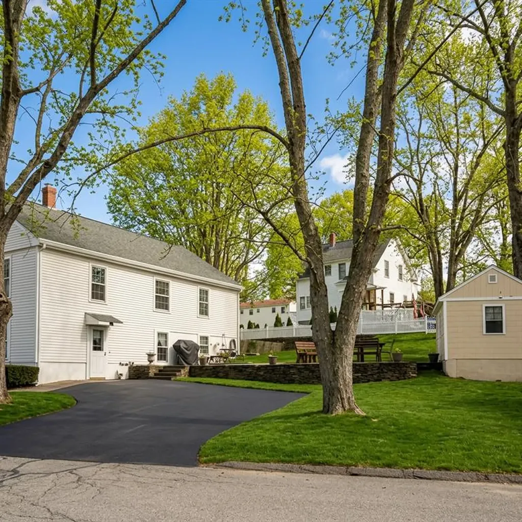 479 Logee Street Woonsocket RI 02895
