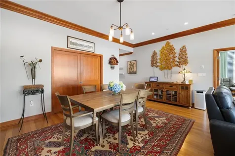 341 Thames Street Bristol RI 02809