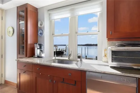 341 Thames Street Bristol RI 02809