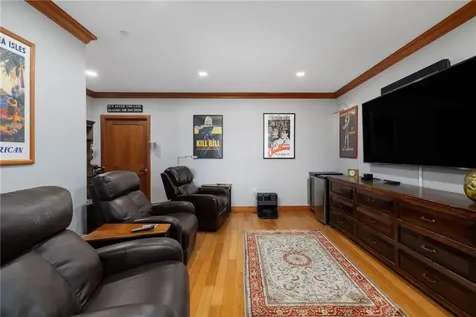 341 Thames Street Bristol RI 02809