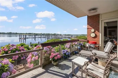 341 Thames Street Bristol RI 02809