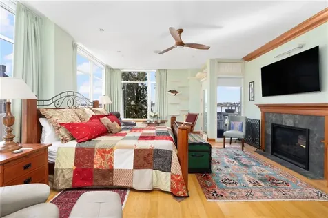 341 Thames Street Bristol RI 02809